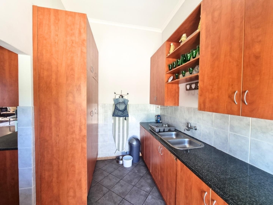3 Bedroom Property for Sale in Sandbaai Western Cape